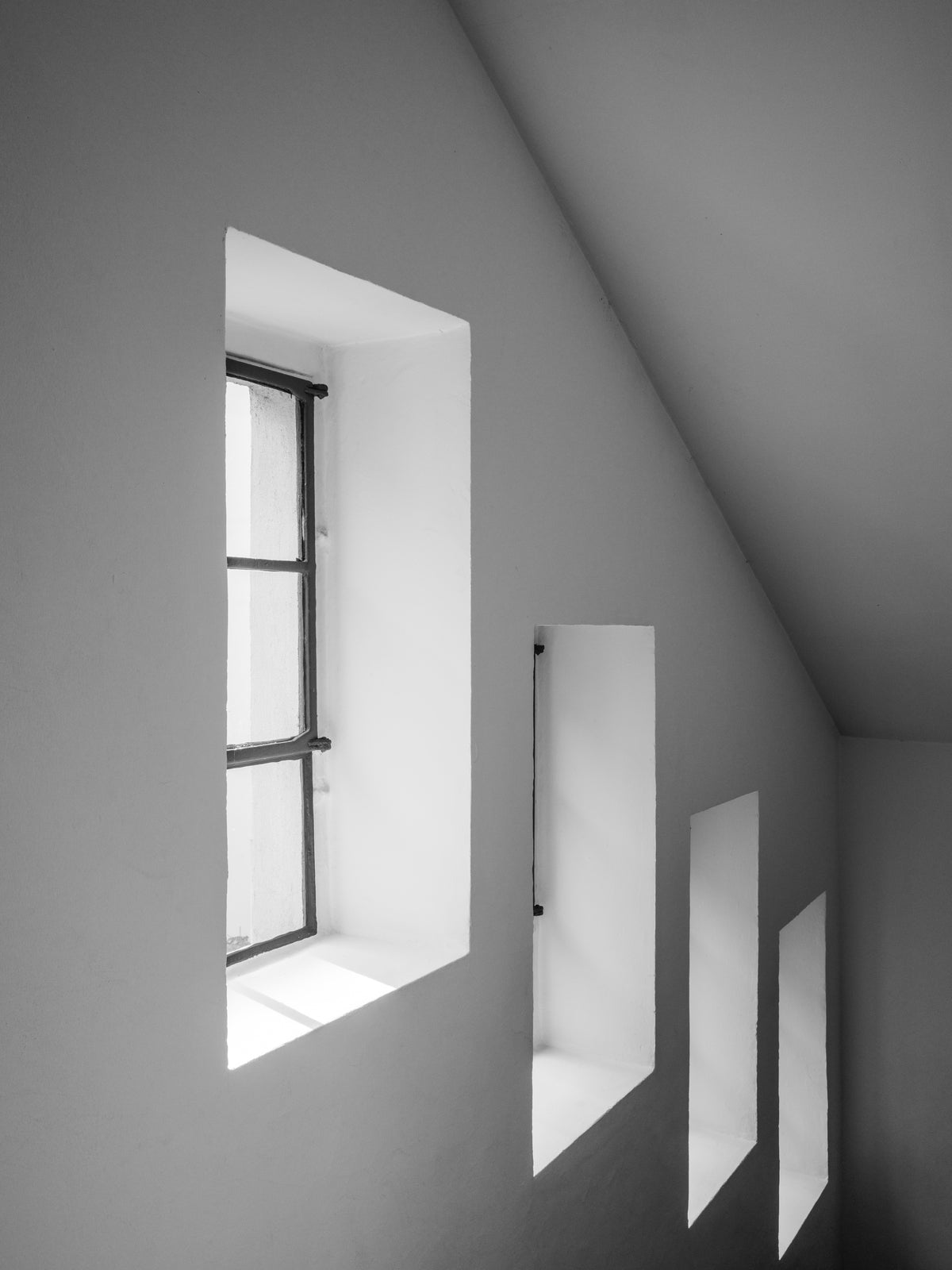 Venture Home Windows Posters Grå 30x40