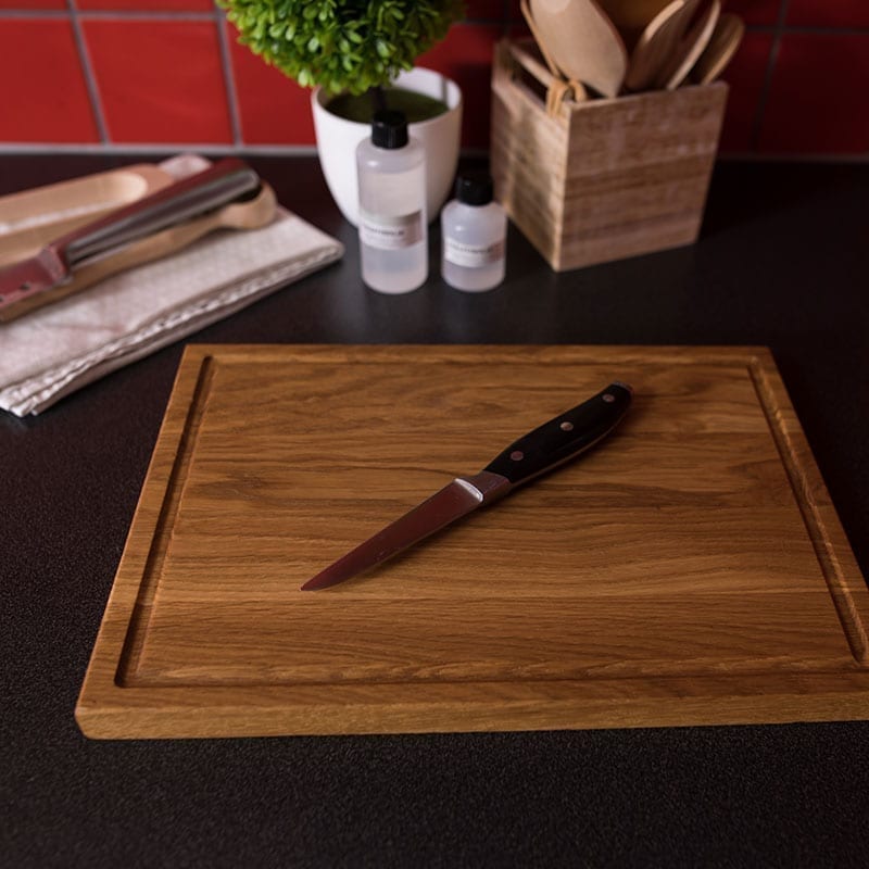 AT-line skärbräda 350x250x22mm i oljad ek med spår och handtag