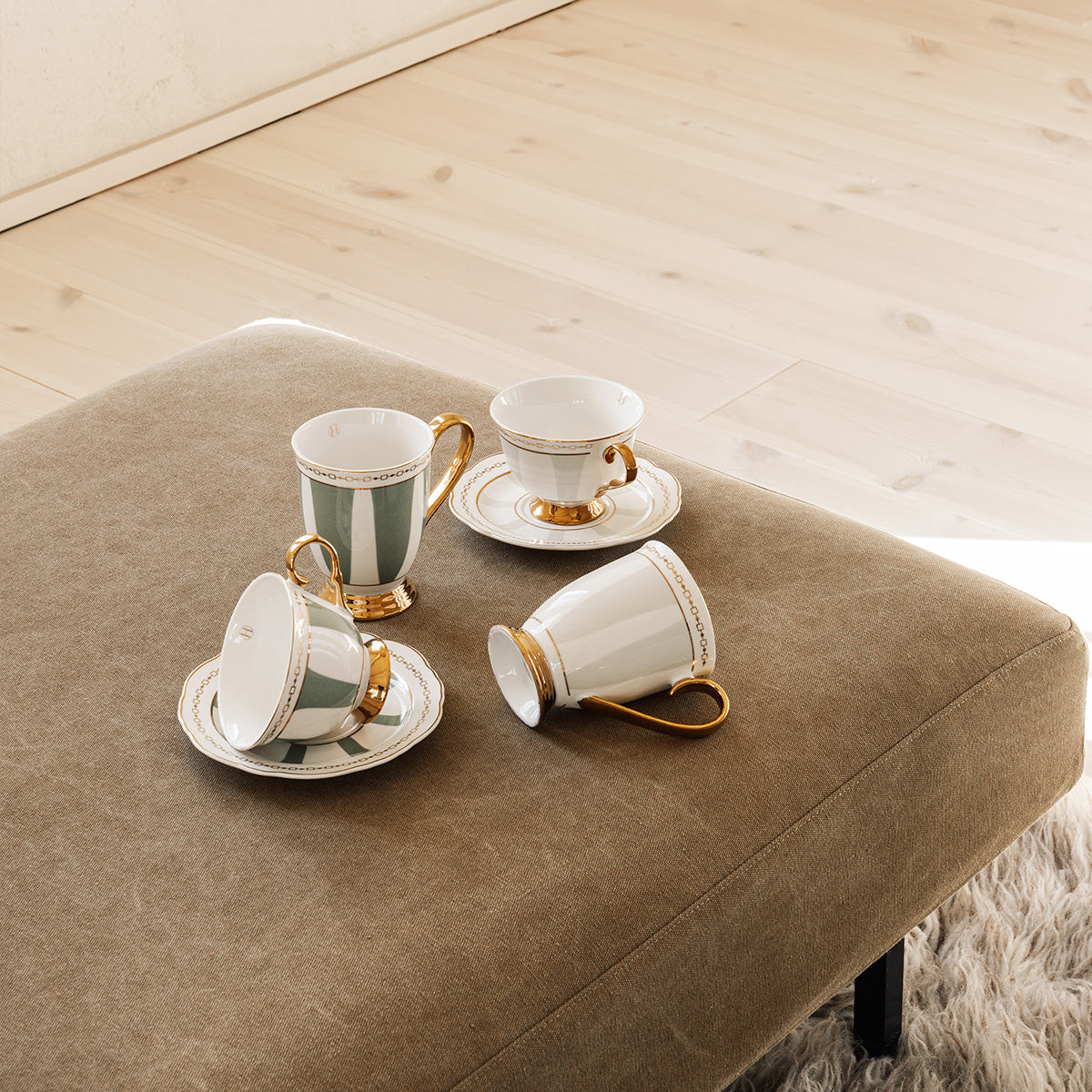 Hilke Collection Kopp med fat - Strisce Tortora