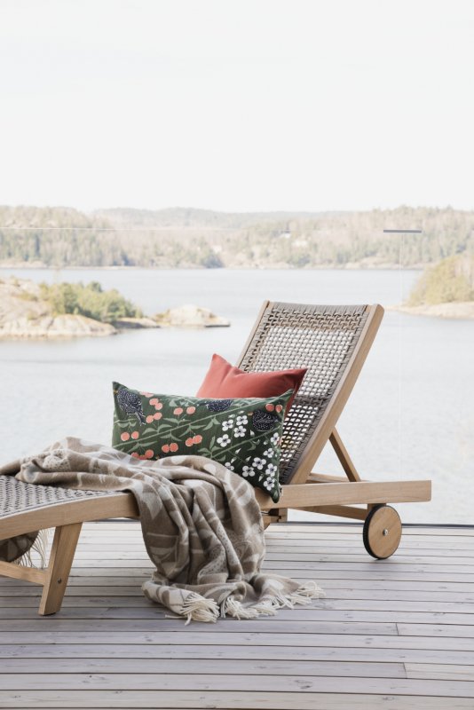 Almedahls Körsbärsträdgården, kuddfodral, mörkgrön, 40x70cm