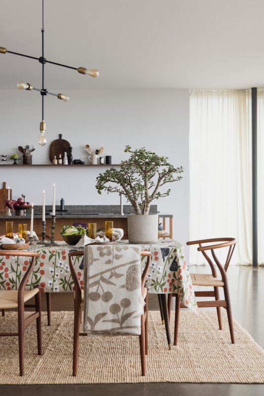 Almedahls Körsbärsträdgården, pläd, brun off white