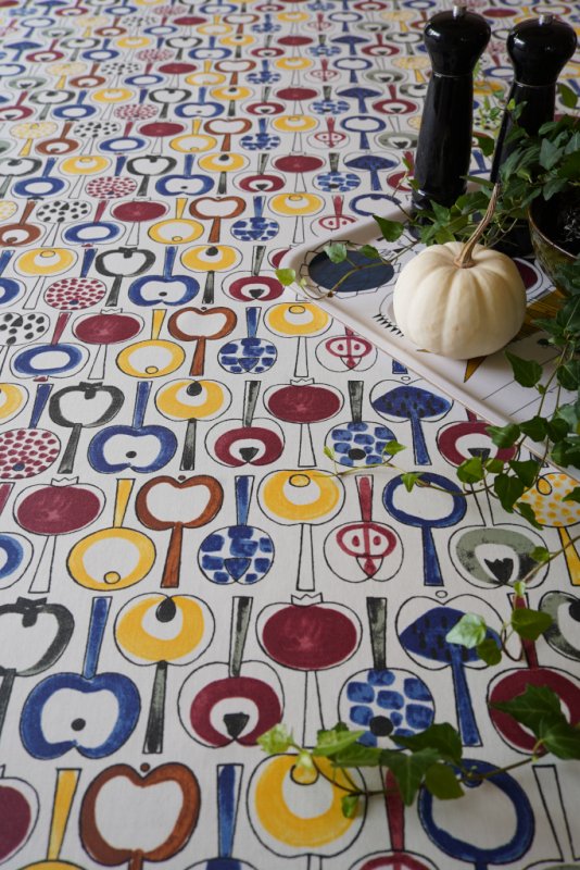 Almedahls Pomona, vaxduk, 145x220cm, multi
