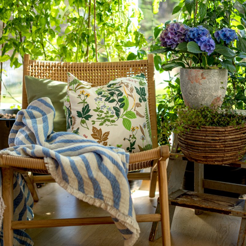 Almedahls Ängsö, kuddfodral, multi, 47x47cm