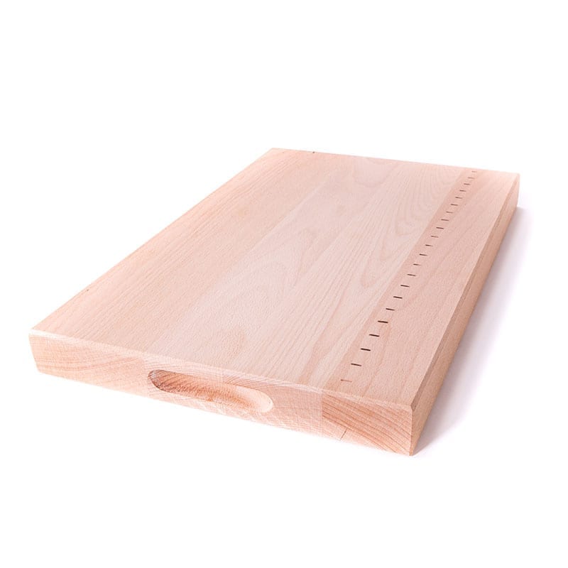 AT-line skärbräda 450x300x40mm i bok med handtag och 2cm mått