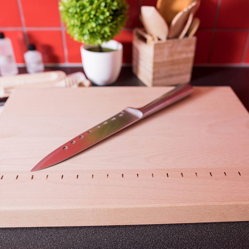 AT-line skärbräda 450x300x40mm i bok med handtag och 2cm mått
