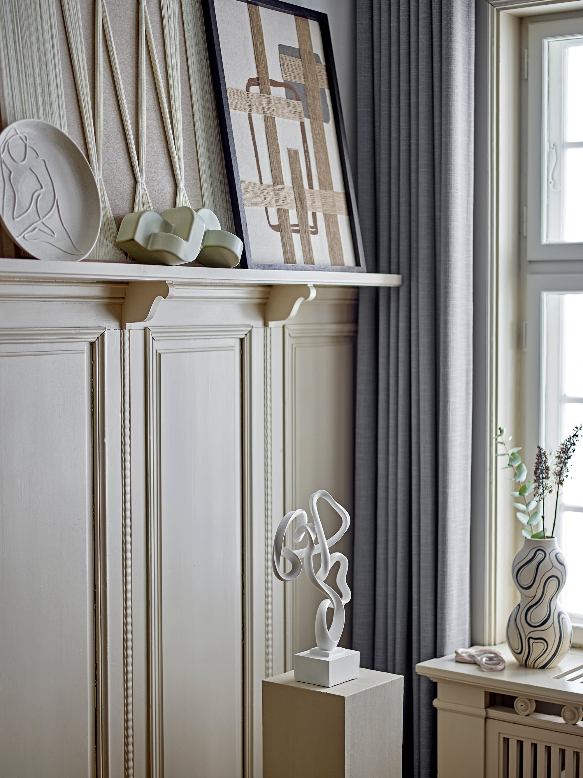 Bloomingville NICOLA Vas, Svart, Stengods