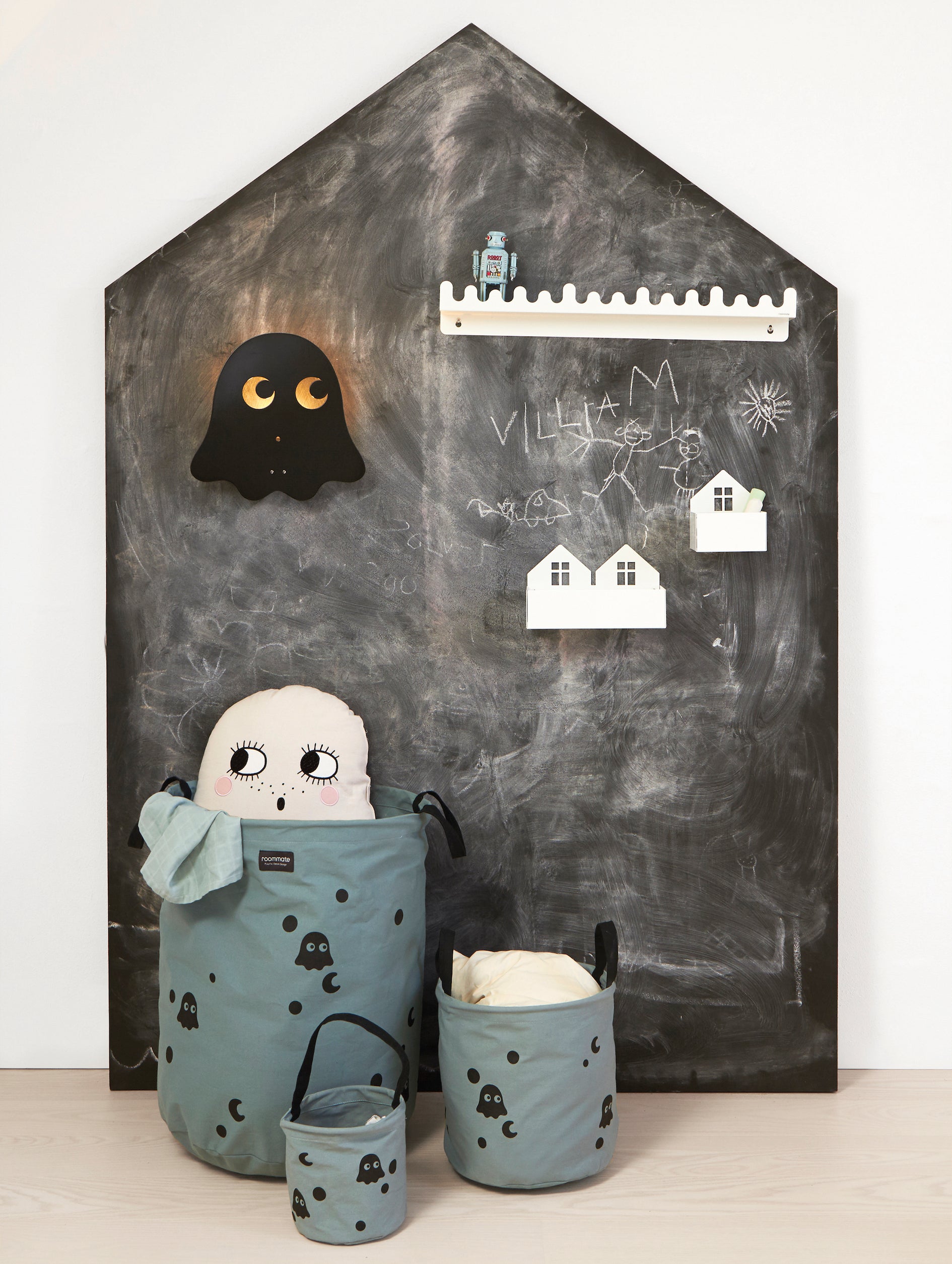 Roommate Ghost lampa svart