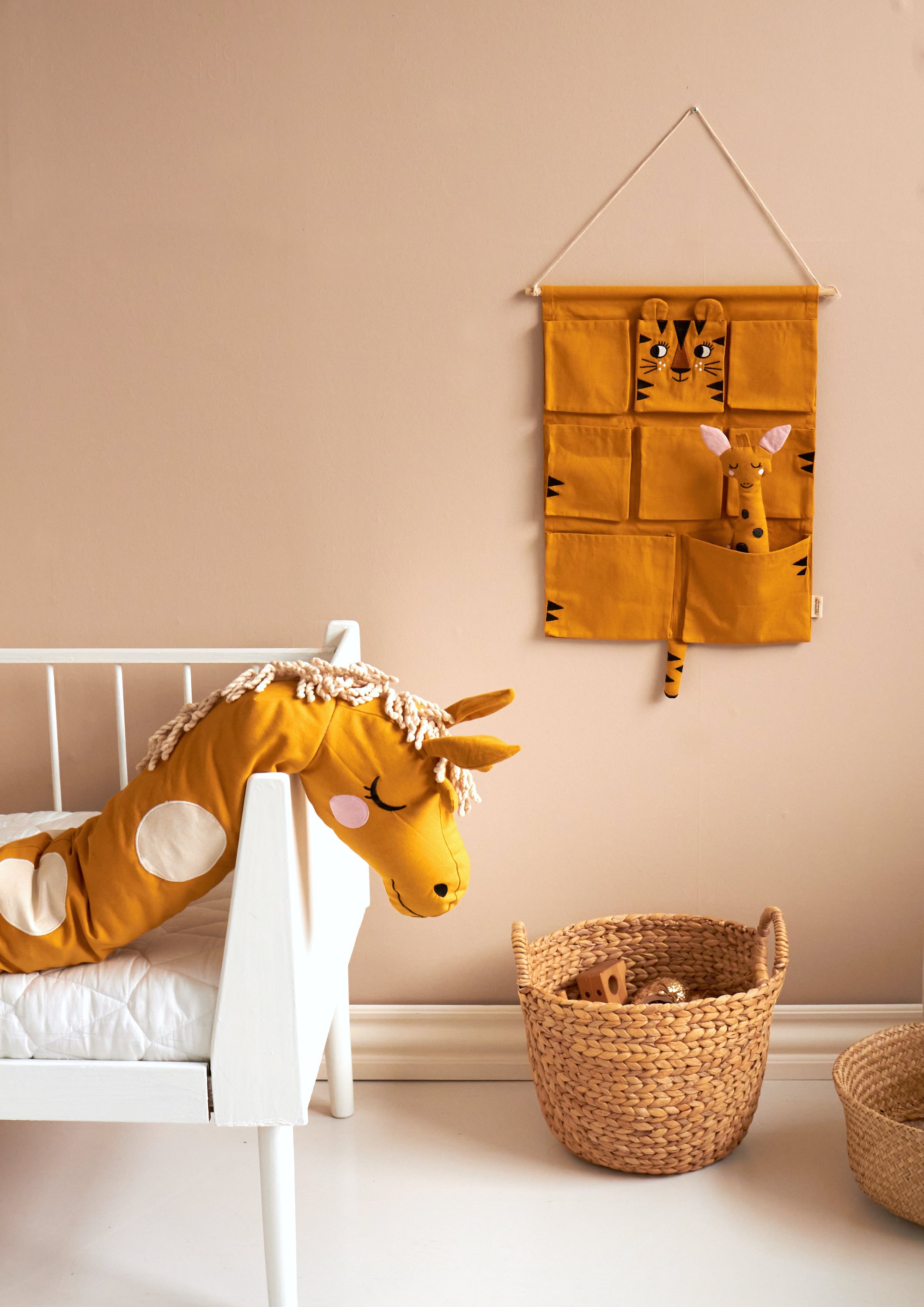 Roommate Wall Organizer Tiger