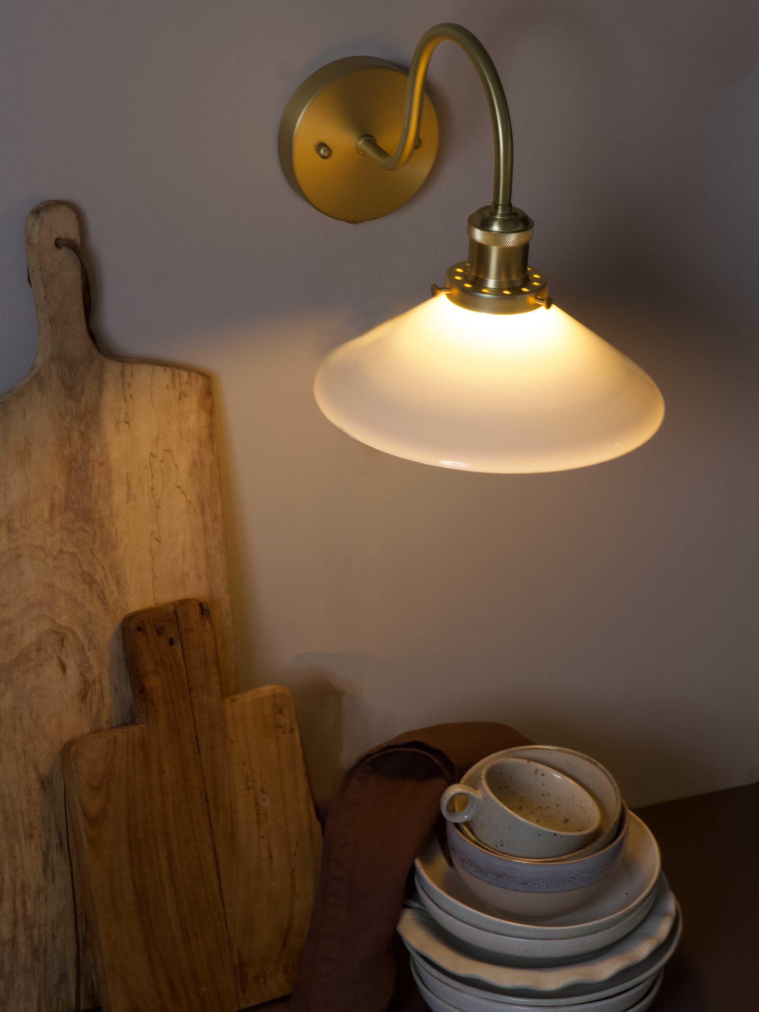 PR Home August Vägglampa Opal 25cm