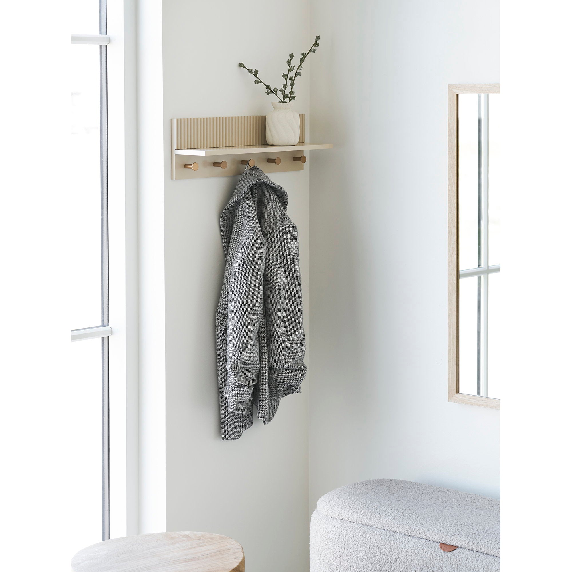 House Nordic Rocca Vägghylla with hooks