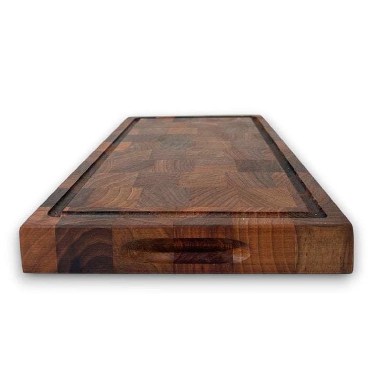 AT-line valnötsbräda i ändträ 450x250x40mm med spår