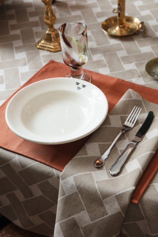 Almedahls Korg XL, duk, natur/taupe, 145x250cm