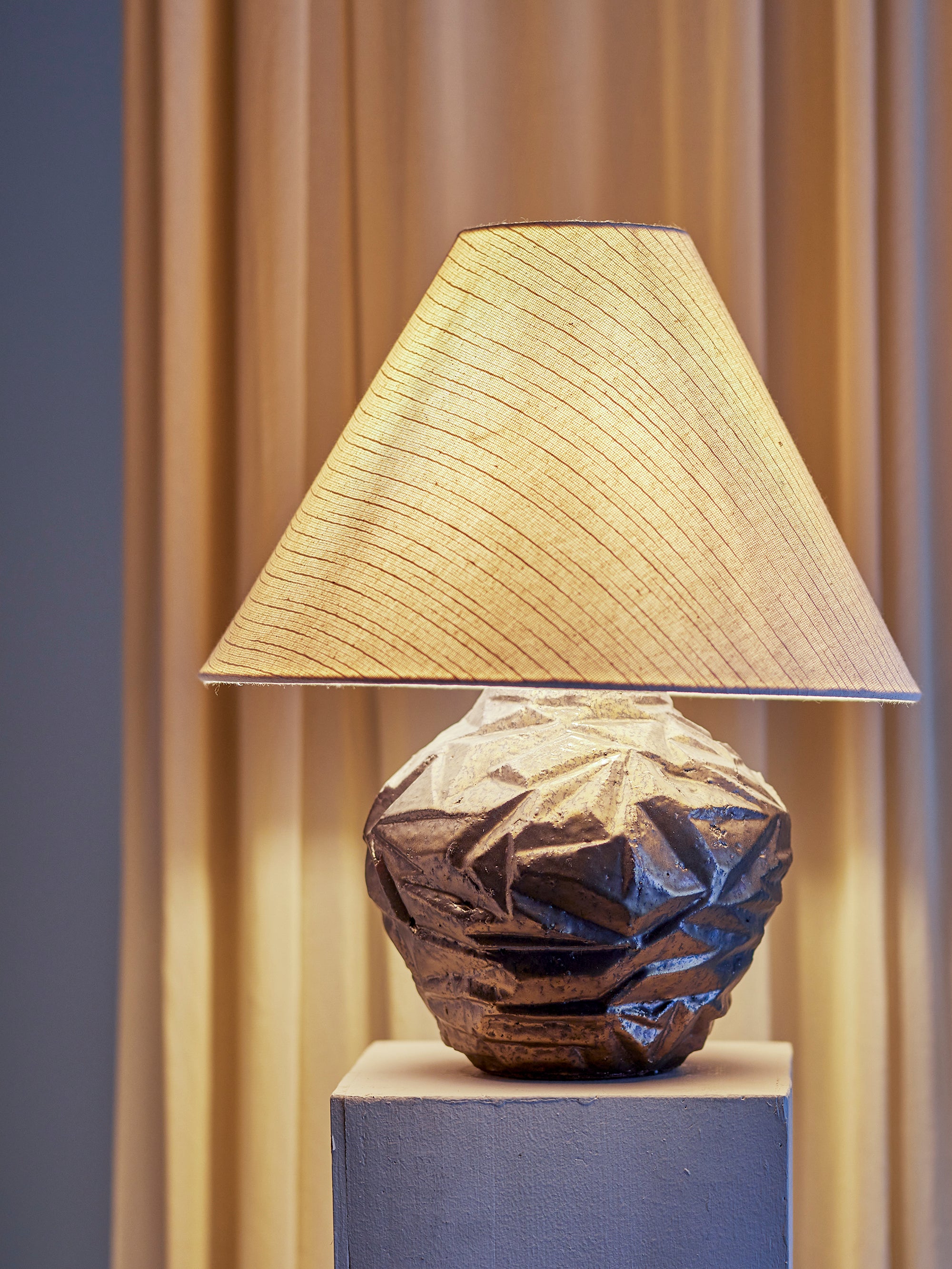Bloomingville CAROLLA Bordslampa, Brun, Stengods
