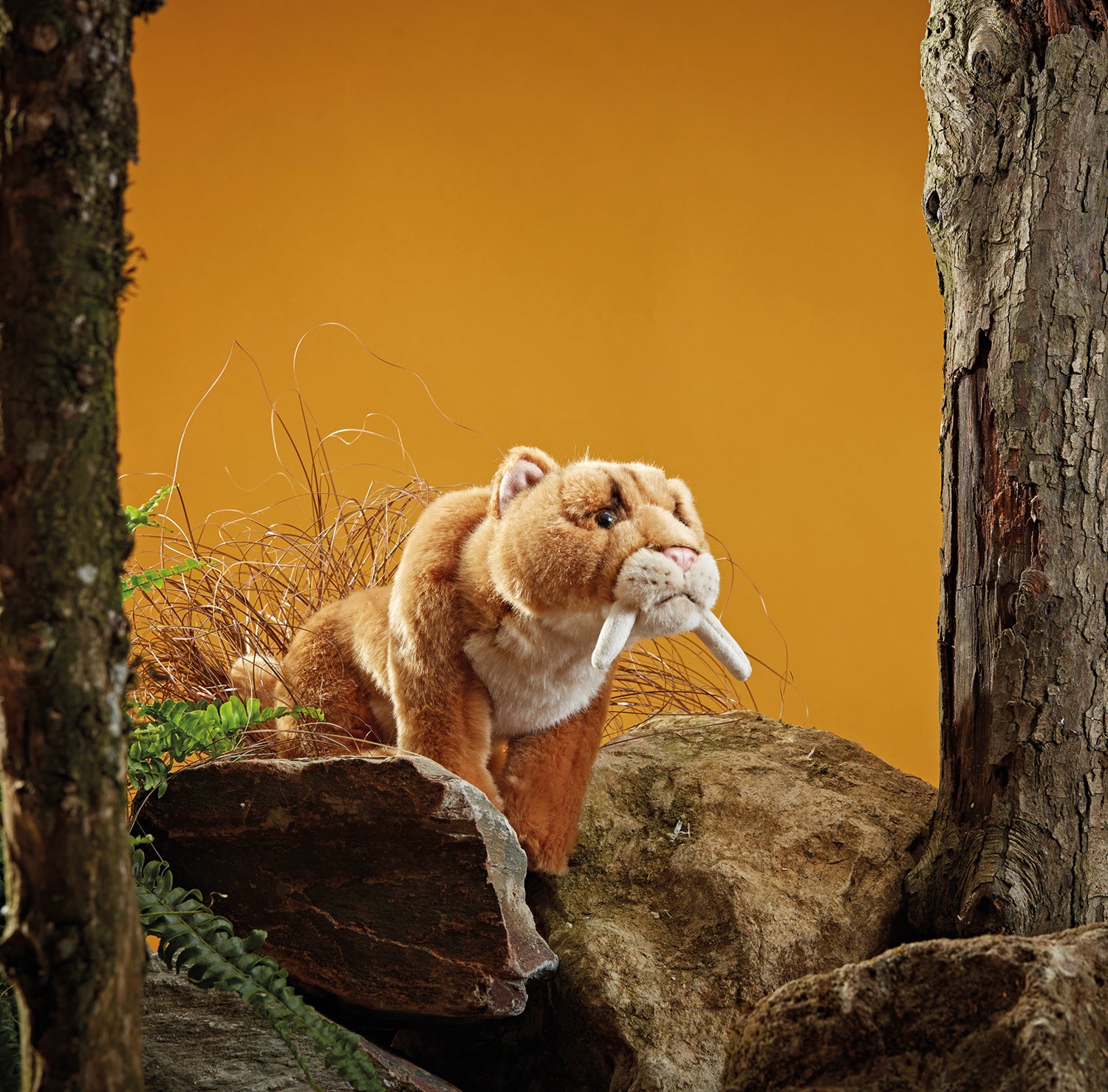 Living Nature Sabre Toothed tiger