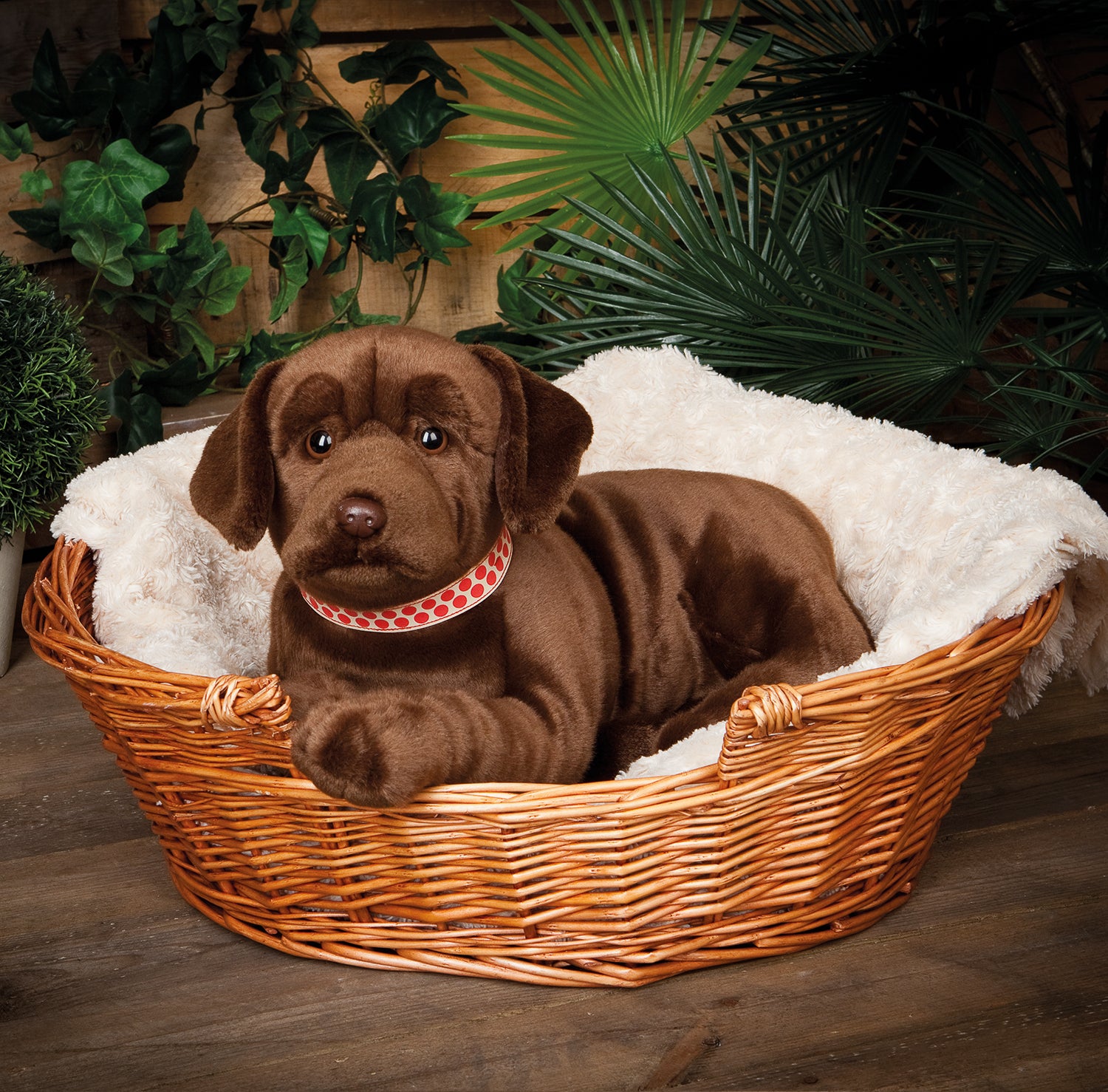 Living Nature Giant Chocolate Lab