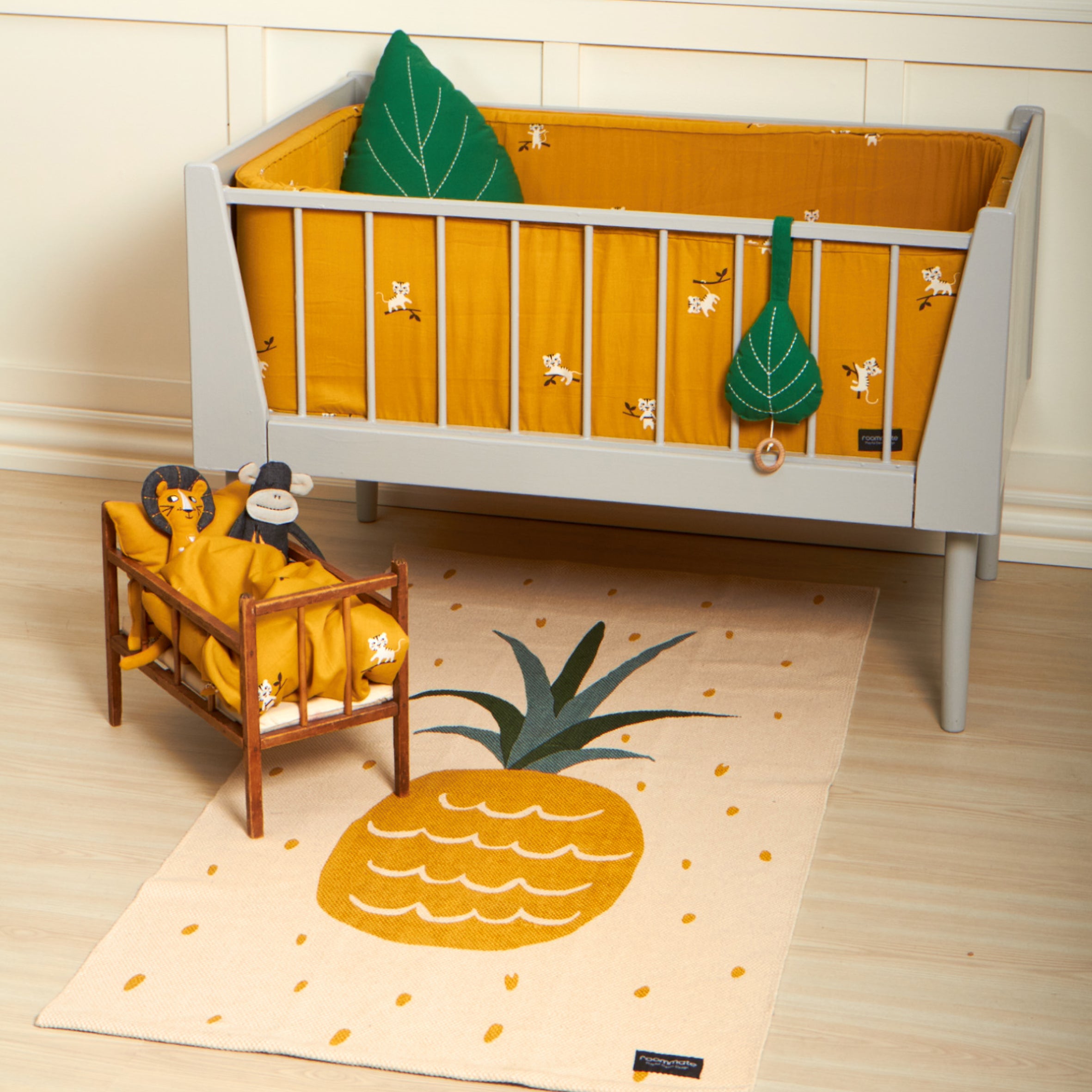 Roommate Pineapple Rug