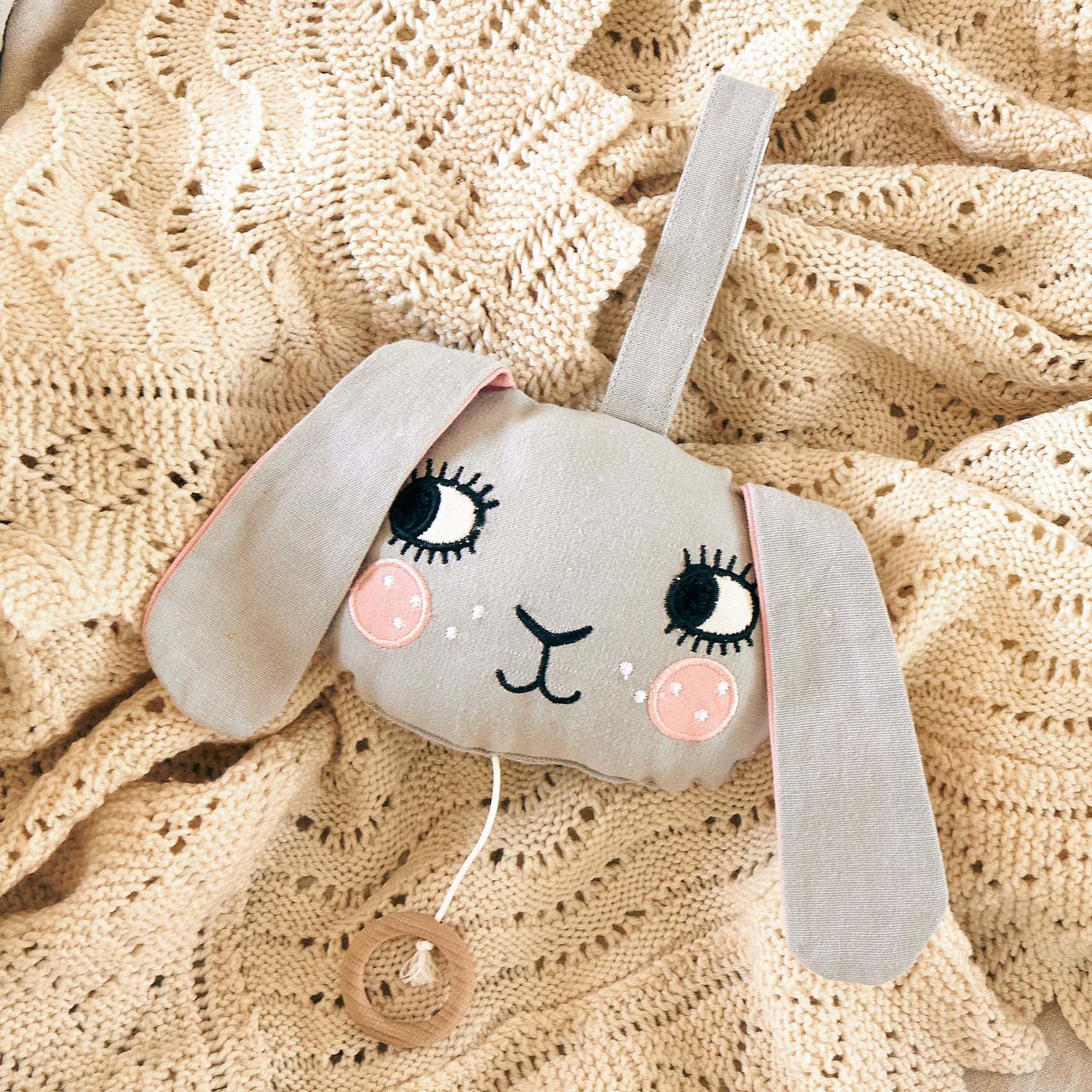 Roommate Bunny Music mobil