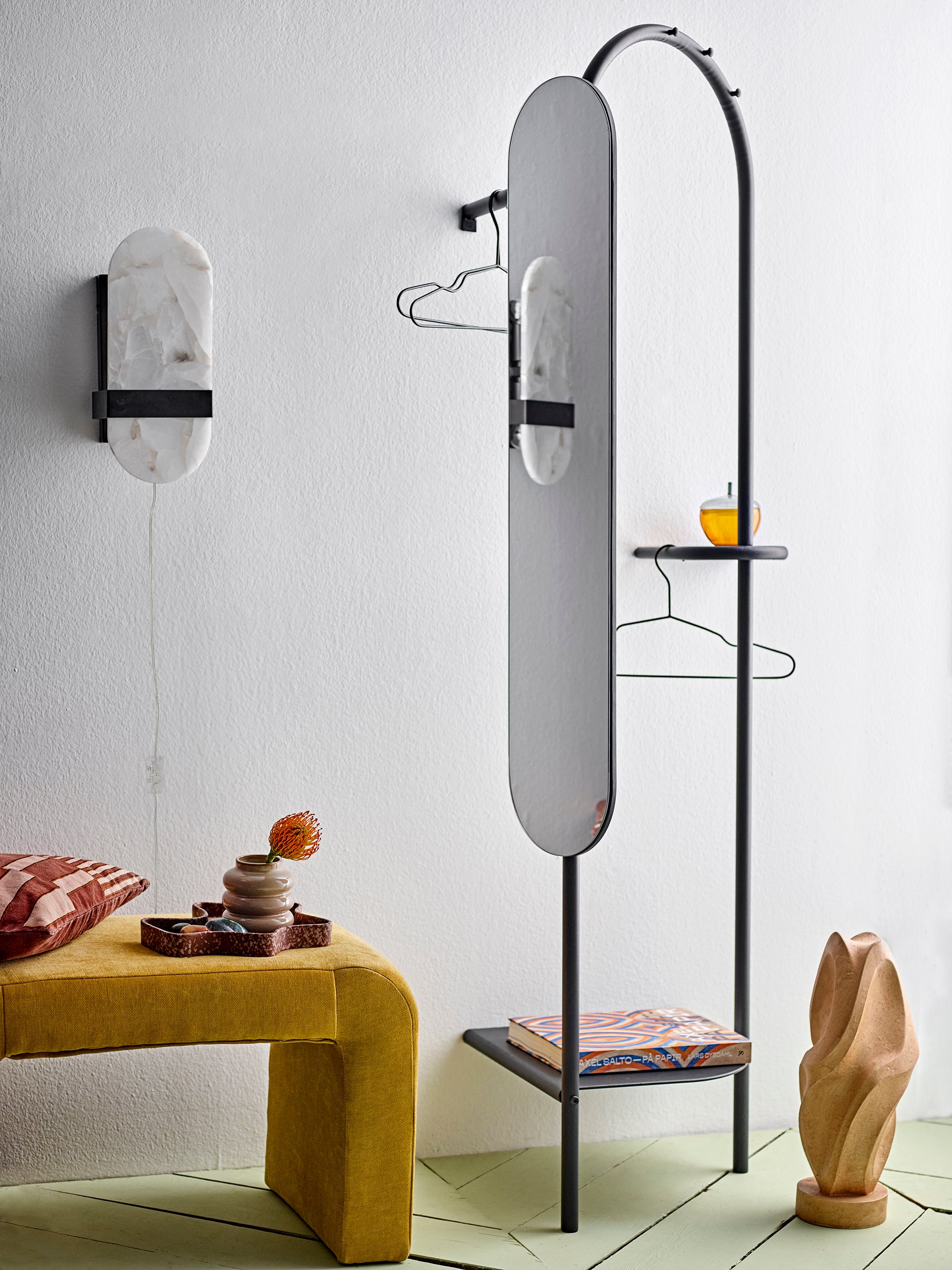 Bloomingville TACO Vägglampa, Svart, Alabaster